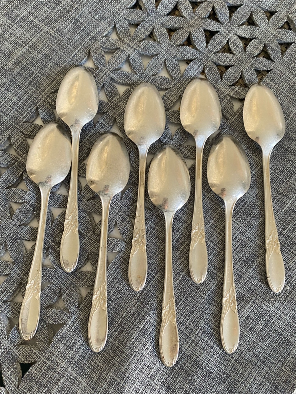 Oneida Coommunity Vintage-Style Silver Flatware Set with Floral Handles - Silver - Picture 13 of 16
